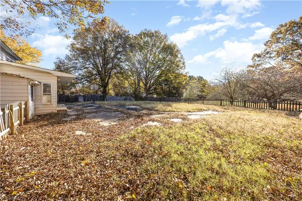 $285,000 | 334 East Swannanoa Avenue, Liberty, NC 27298