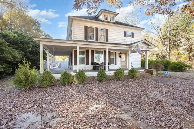 $295,000 | 334 East Swannanoa Avenue, Liberty, NC 27298