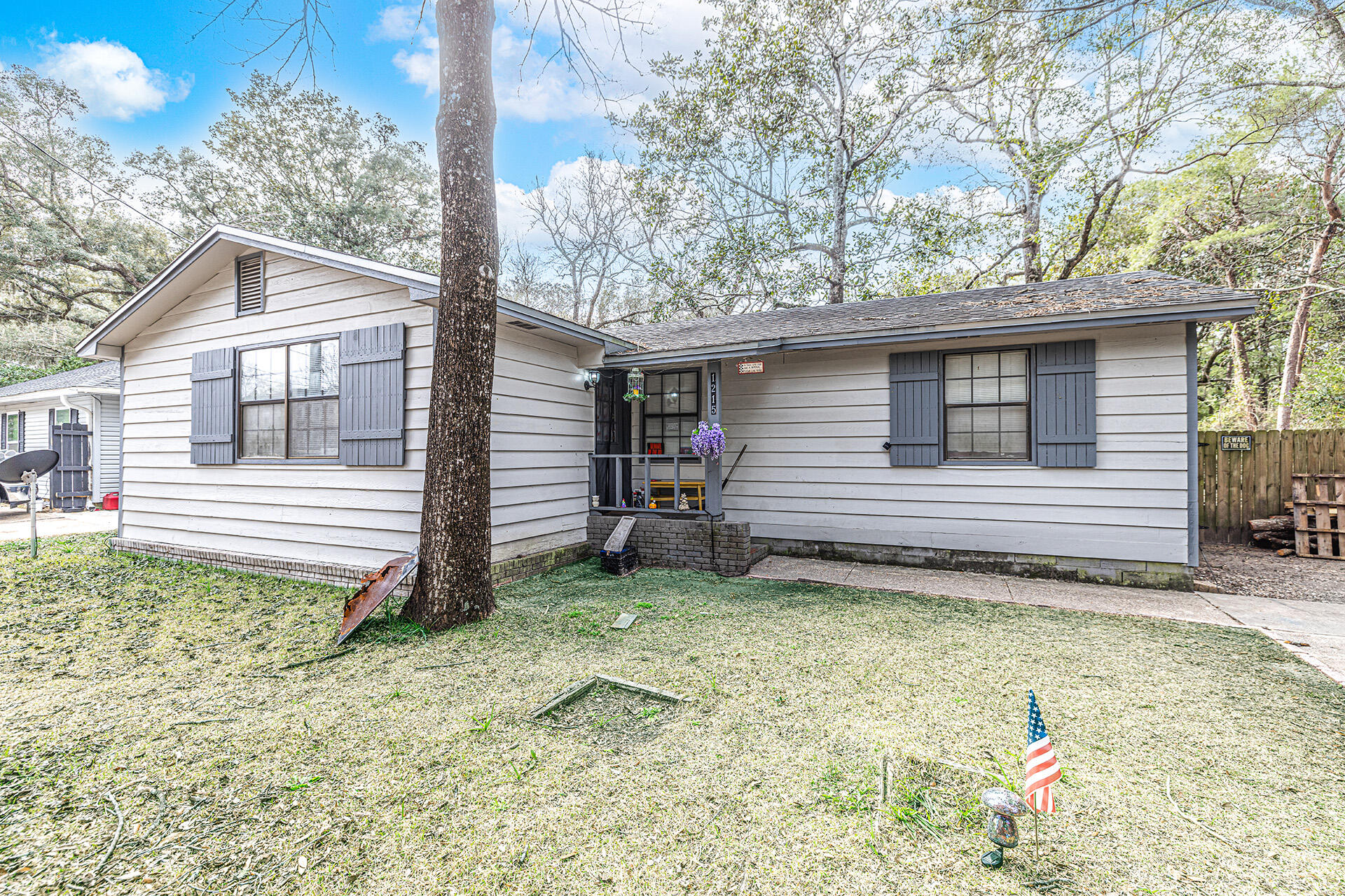 1215 Cedar Ave South