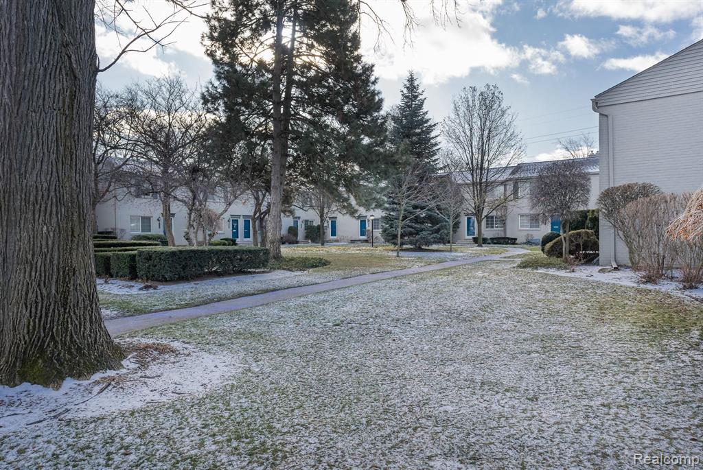 1758 Graefield Road Birmingham, MI 48009 - Photo 9 of 21