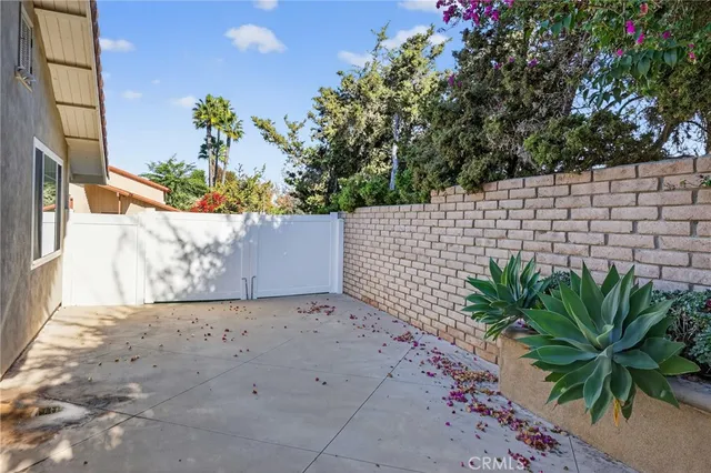 a view of a wooden fence