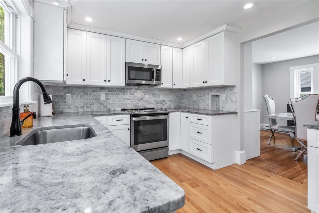 24 Jefferson Street Derry, NH 03038 - Photo 15 of 38