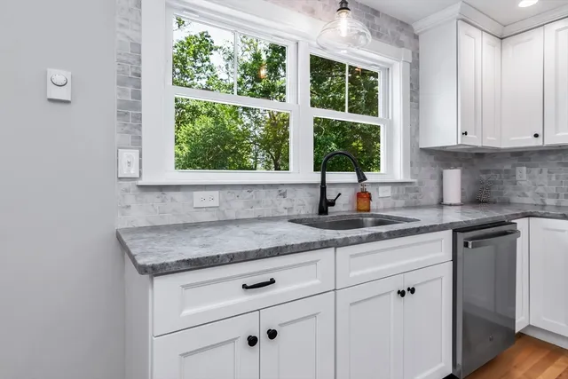 $553,900 | 24 Jefferson Street, Derry, NH 03038