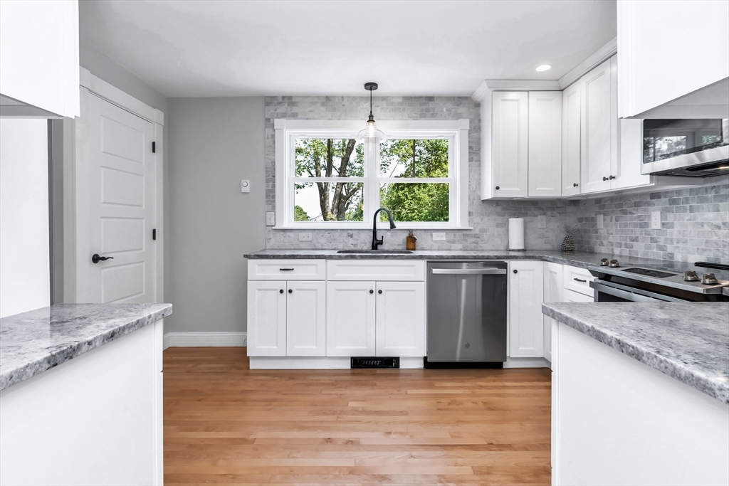 24 Jefferson Street Derry, NH 03038 - Photo 19 of 38