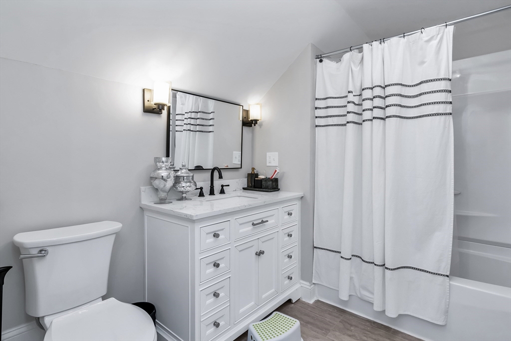 24 Jefferson Street Derry, NH 03038 - Photo 31 of 38