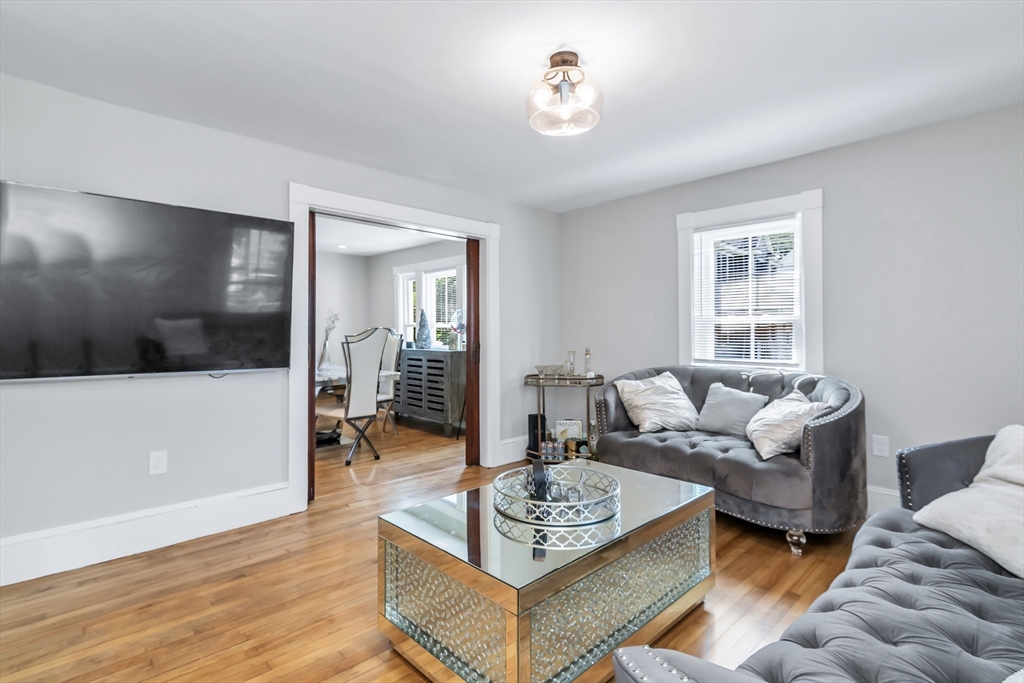 24 Jefferson Street Derry, NH 03038 - Photo 8 of 38