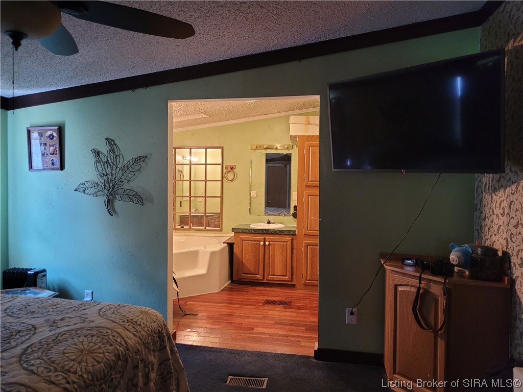 1525 Walts Road Georgetown, IN 47122 - Photo 12 of 24