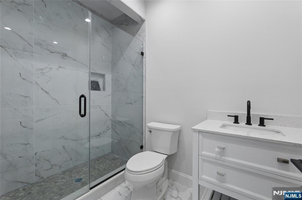 532 Hobart Road Paramus, NJ 07652 - Photo 26 of 46