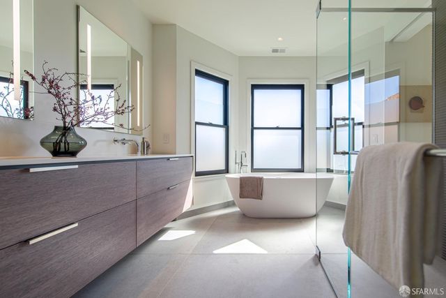 $2,165,000 | 3562 18th Street, San Francisco, CA 94110