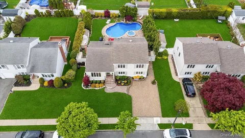 $899,000 | 29 Acme Avenue, Bethpage, NY 11714