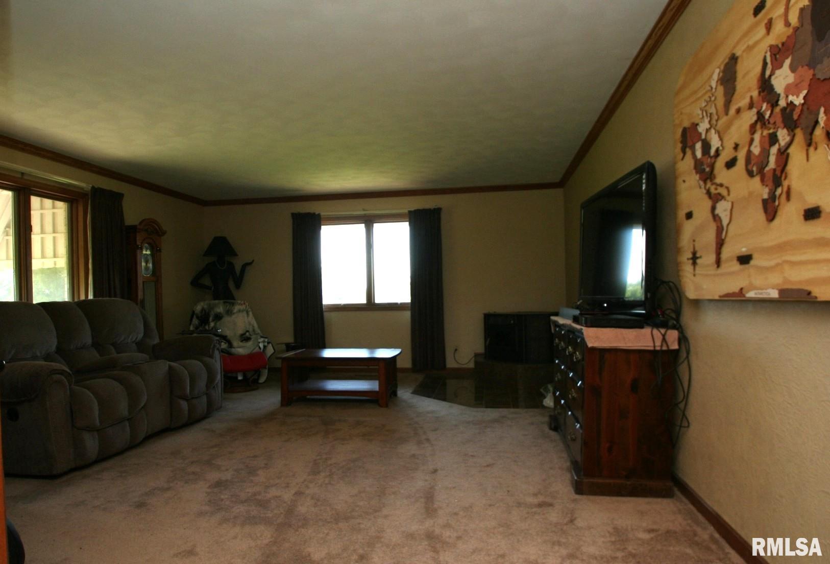 18067 Dee-Mac Road Deer Creek, IL 61733 - Photo 10 of 20