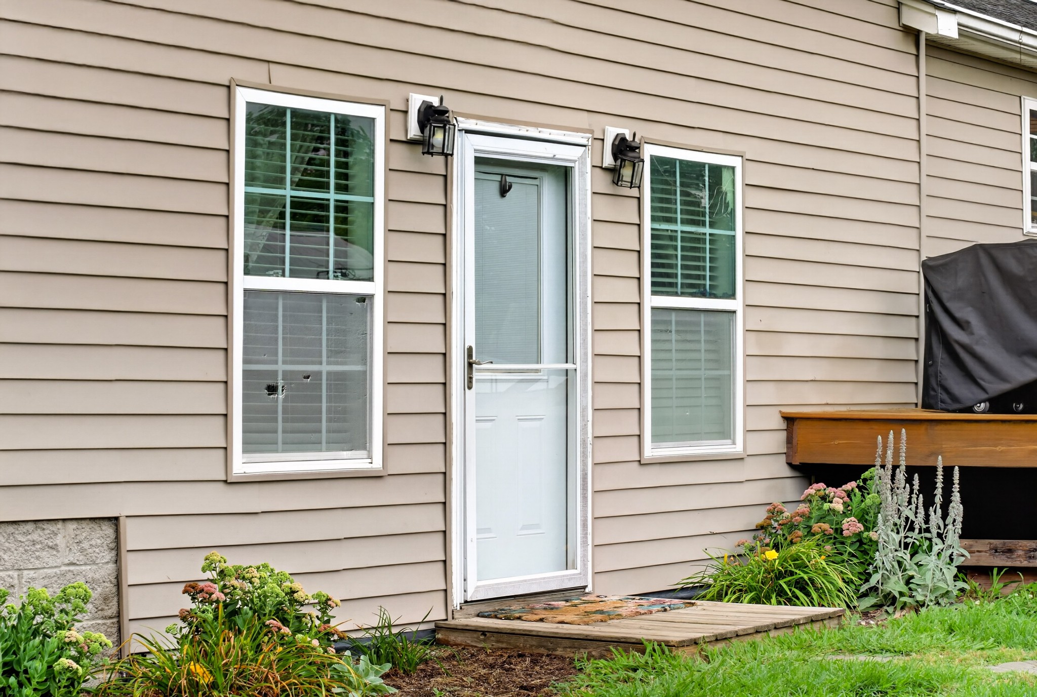 8023 Bethlehem Road Springfield, TN 37172 - Photo 21 of 55 a view of a house with a window and wooden fence