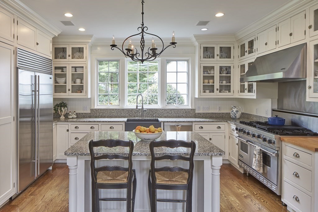 33 Meadowbrook Road Weston, MA 02493 - Photo 8 of 42