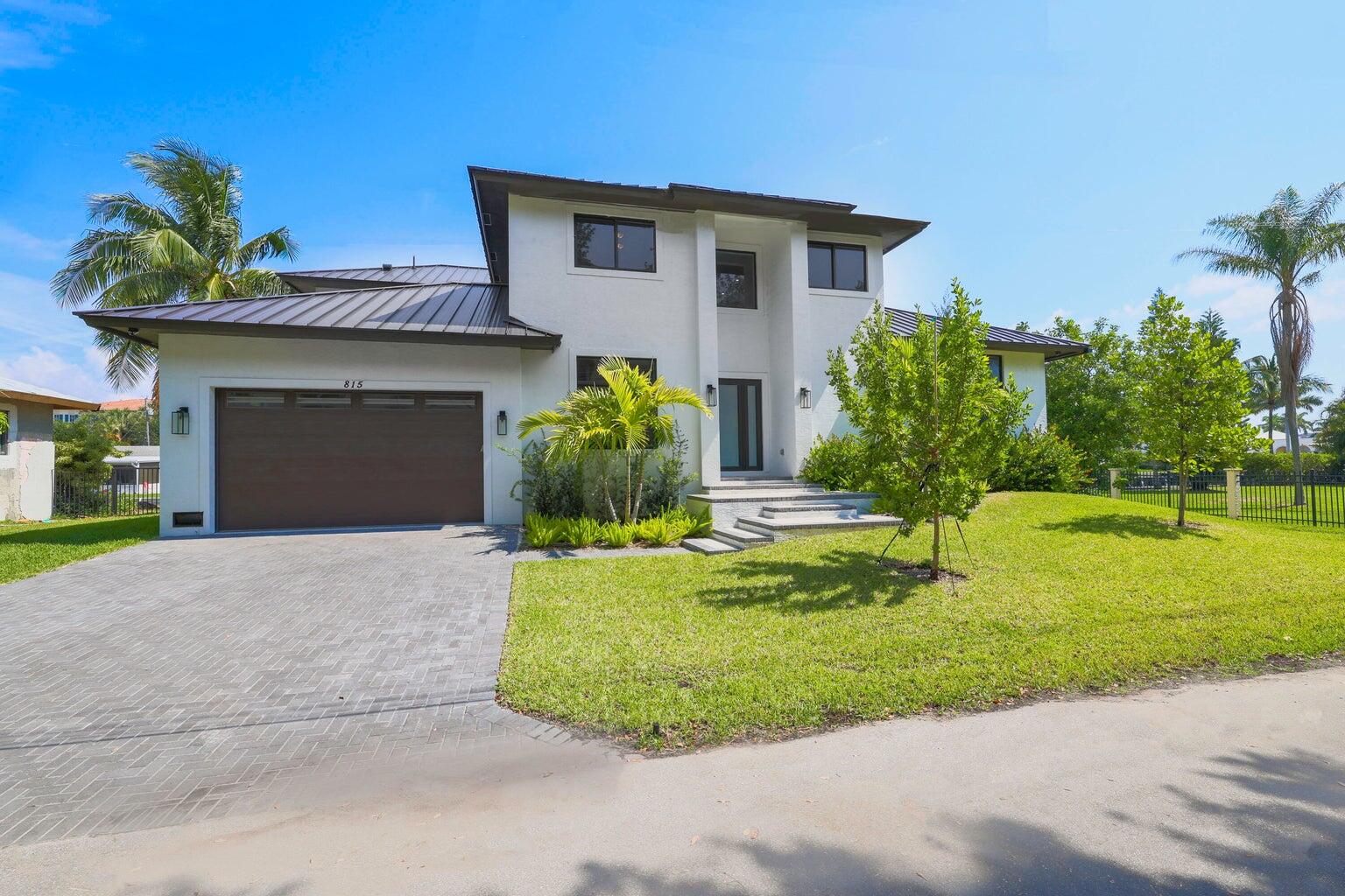815 Palmer Road Delray Beach, FL 33483 - Photo 2 of 46 Front of the house