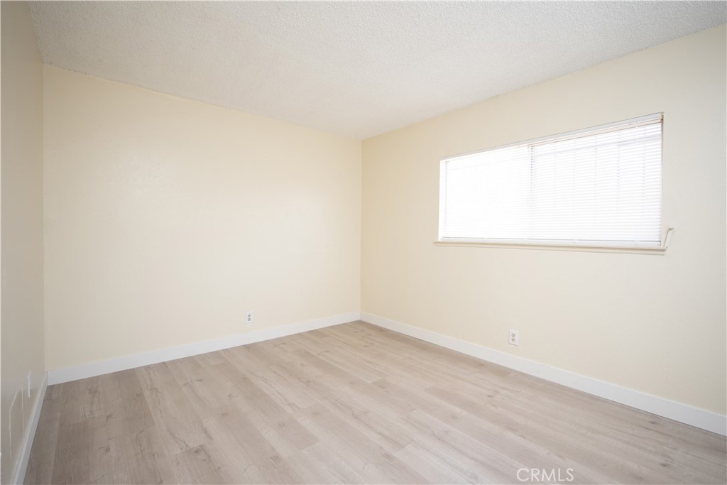 12212 Kiowa Road, Unit 4 Apple Valley, CA 92308 - Photo 10 of 13