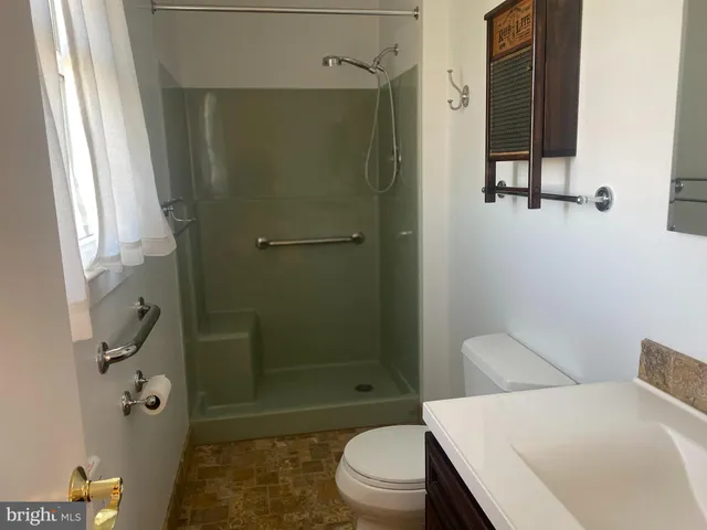 a view of road with yard