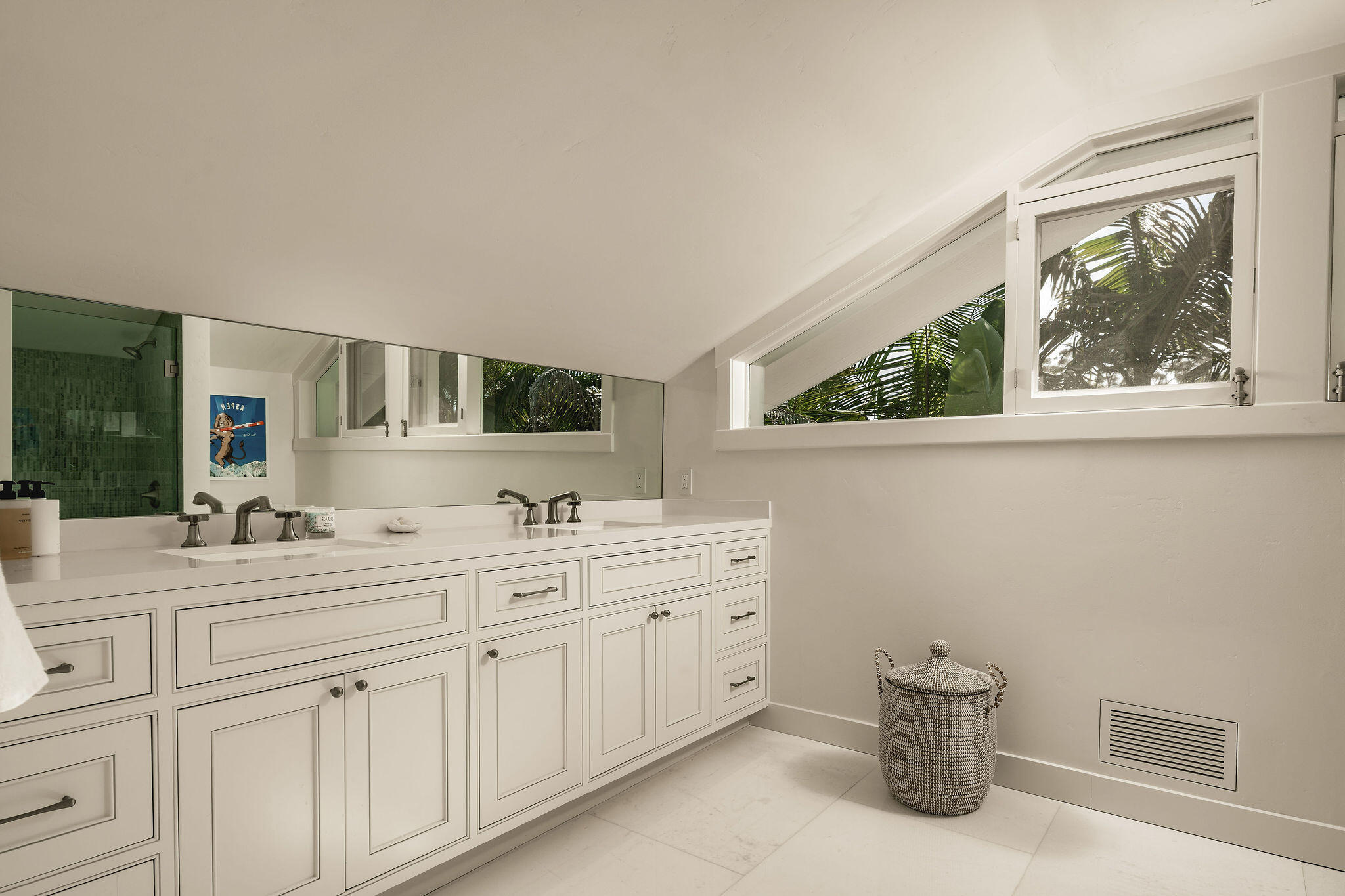 145 Butterfly Lane Montecito, CA 93108 - Photo 23 of 58 JG-145Butterefly-newinterior2-19