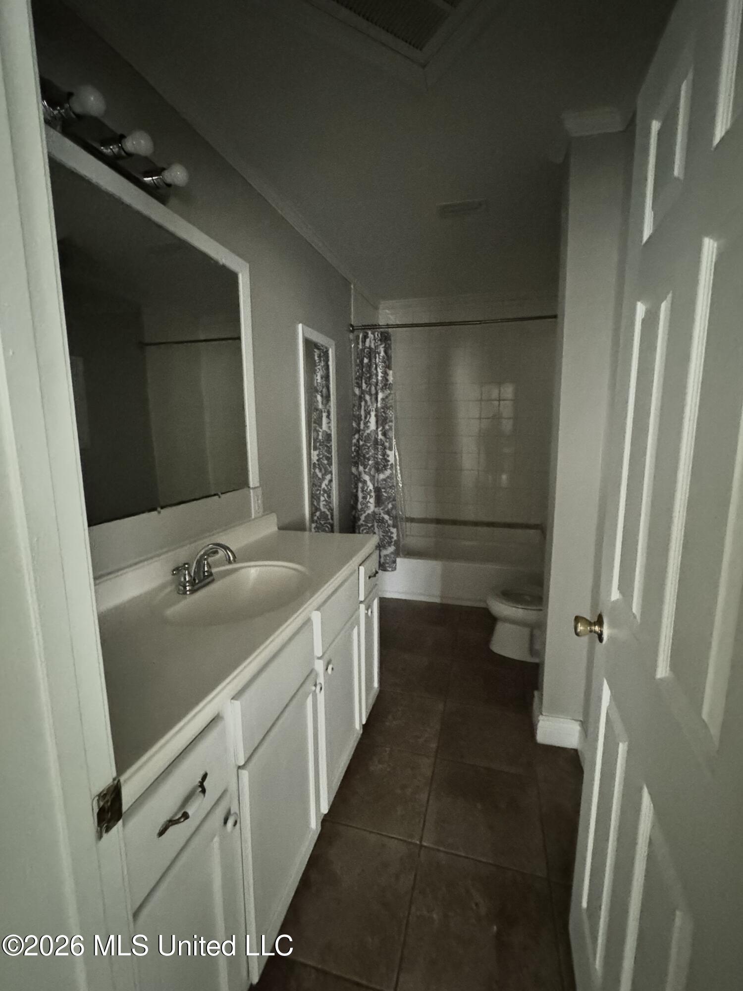 5018 Arthur Street Moss Point, MS 39563 - Photo 5 of 12 IMG_1311