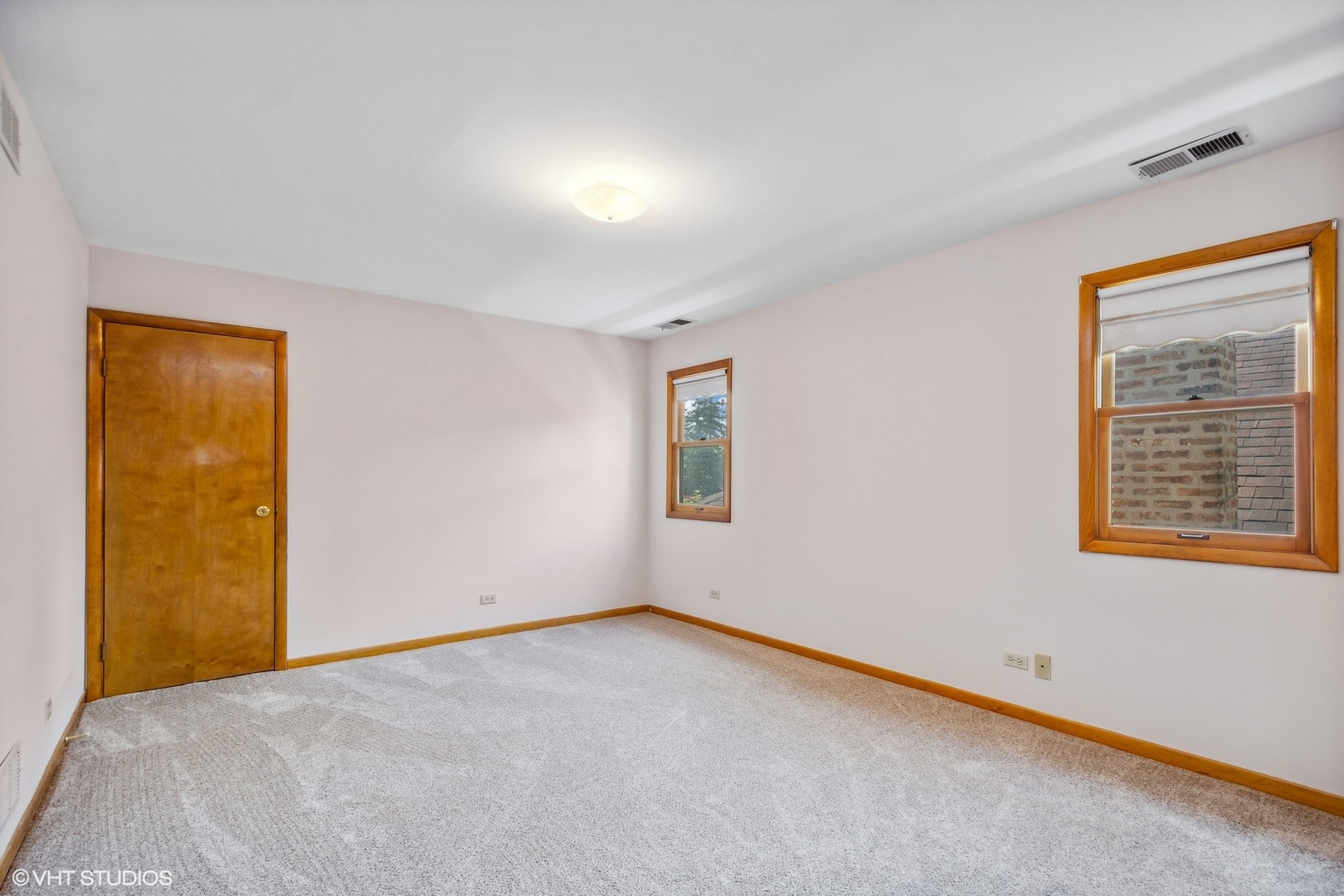 1816 North Nordica Avenue Chicago, IL 60707 - Photo 13 of 23 an empty room with a window