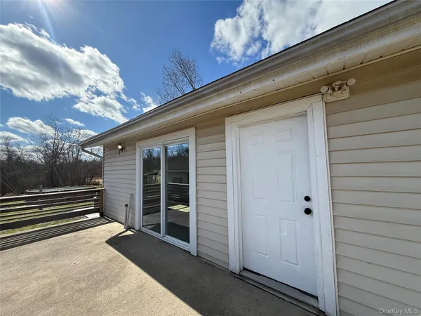 $1,800 | 657 Eatontown Road, Port Jervis, NY 12771