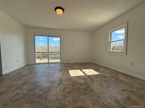 $1,800 | 657 Eatontown Road, Port Jervis, NY 12771