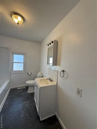 $1,800 | 657 Eatontown Road, Port Jervis, NY 12771