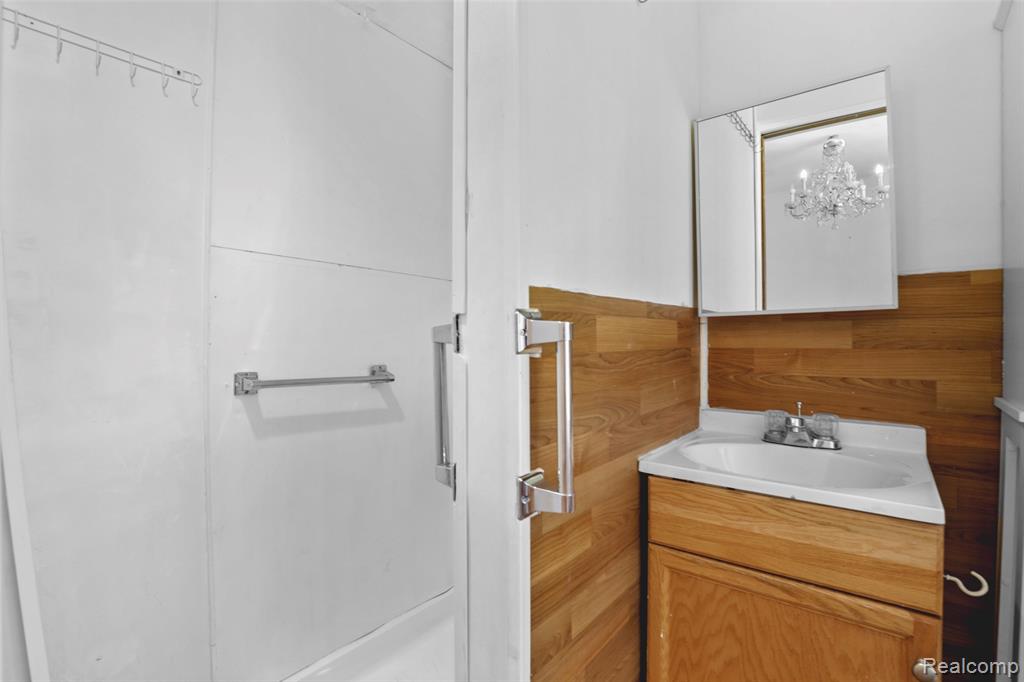 5003 Maple Street Dearborn, MI 48126 - Photo 7 of 41
