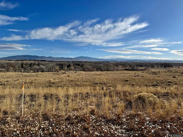$375,000 | 1501 South Veterans Street, Saratoga, WY 82331