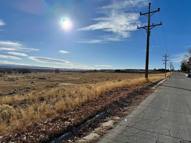 $375,000 | 1501 South Veterans Street, Saratoga, WY 82331