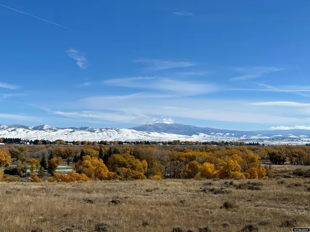 $375,000 | 1501 South Veterans Street, Saratoga, WY 82331