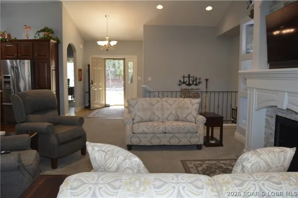 $735,000 | 602 Waterford Circle, Eldon, MO 65026