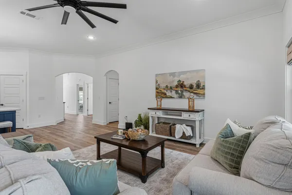 $4,000 | 35 Highland Drive Northwest, Fort Walton Beach, FL 32548