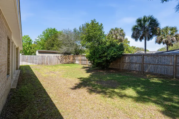 $4,000 | 35 Highland Drive Northwest, Fort Walton Beach, FL 32548