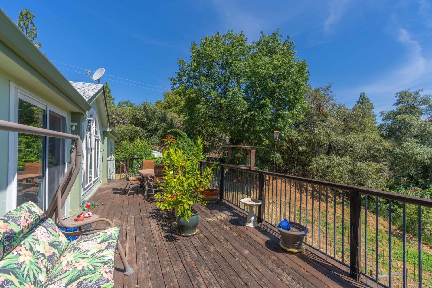 18301 Toyon Road Pine Grove, CA 95665 - Photo 4 of 15 a view of balcony with furniture