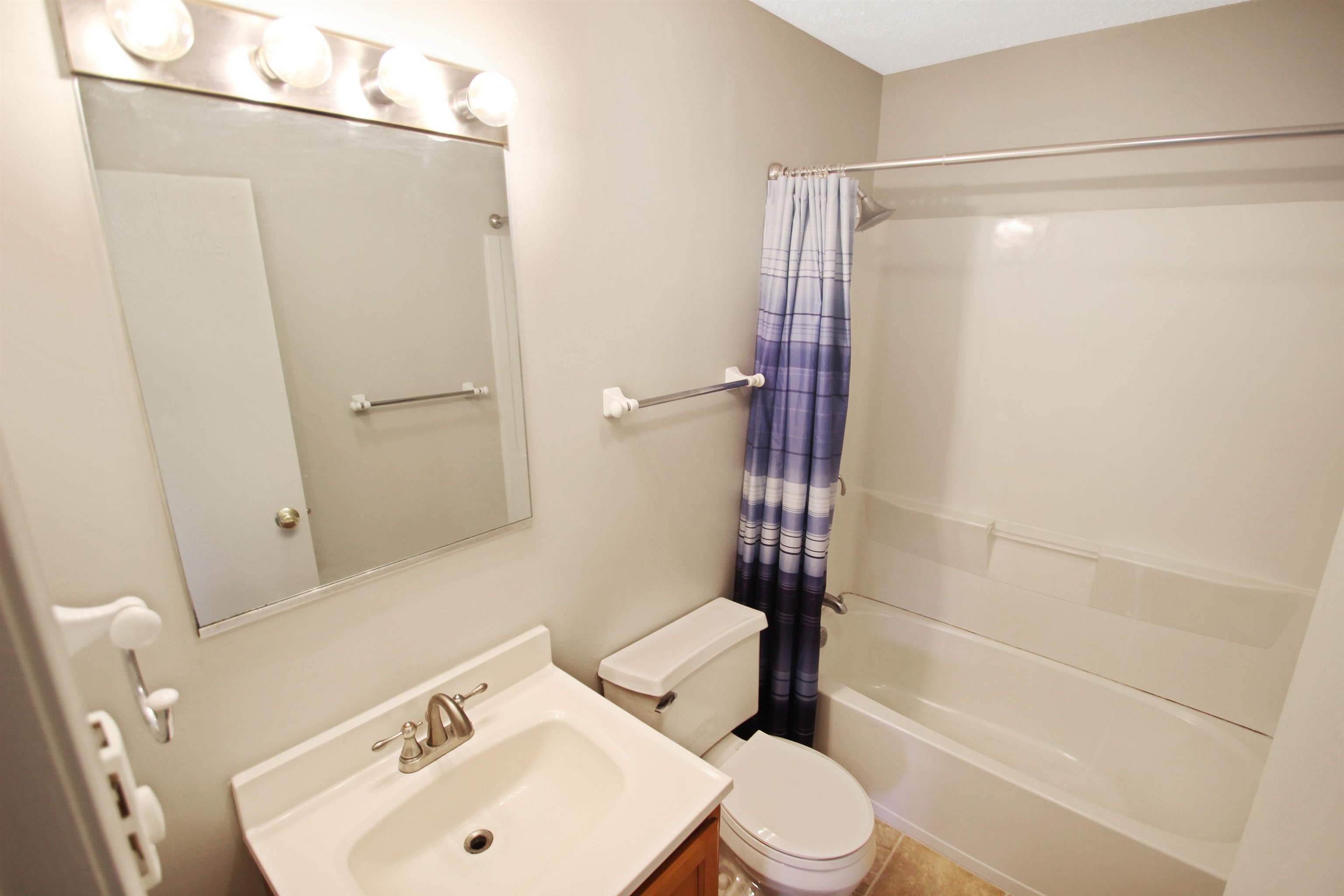 64 Dunbarton Road, Unit 3E Manchester, NH 03102 - Photo 6 of 6