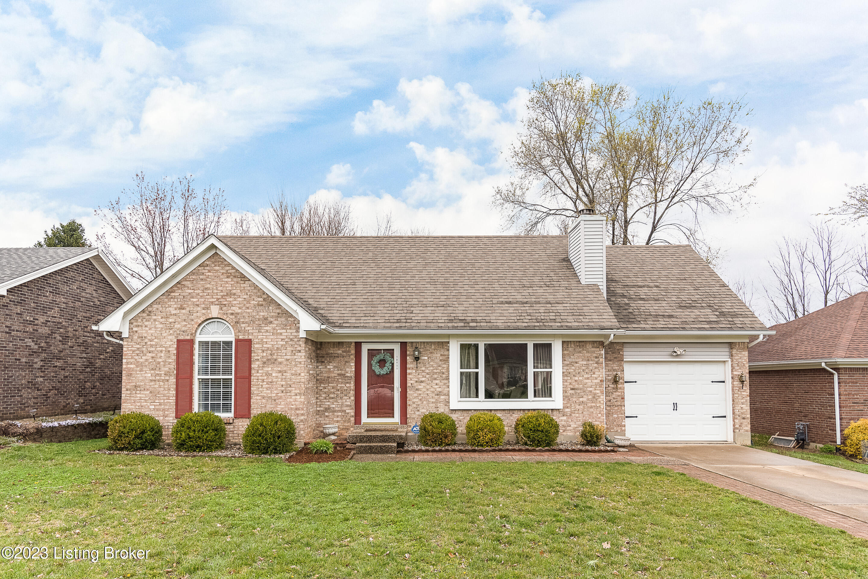 10411 Vantage Road Louisville, KY 40299 - Photo 1 of 39 NT10L-1