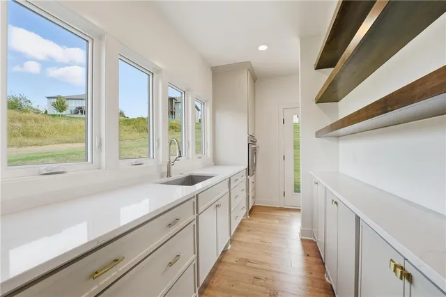 $878,900 | 9785 South Ambrosia Lane, Parkville, MO 64152