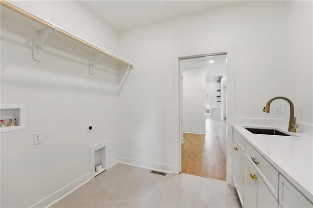 $878,900 | 9785 South Ambrosia Lane, Parkville, MO 64152