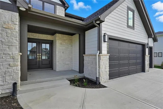 $878,900 | 9785 South Ambrosia Lane, Parkville, MO 64152