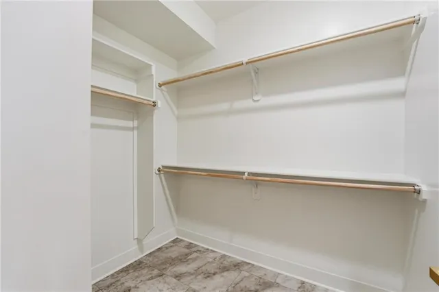 $878,900 | 9785 South Ambrosia Lane, Parkville, MO 64152