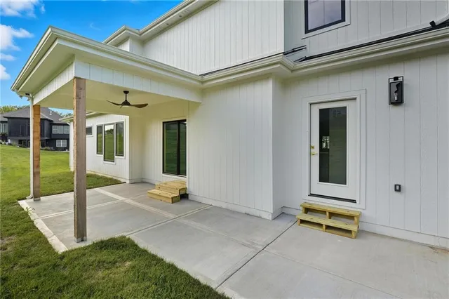 $878,900 | 9785 South Ambrosia Lane, Parkville, MO 64152