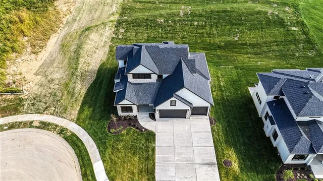 $878,900 | 9785 South Ambrosia Lane, Parkville, MO 64152