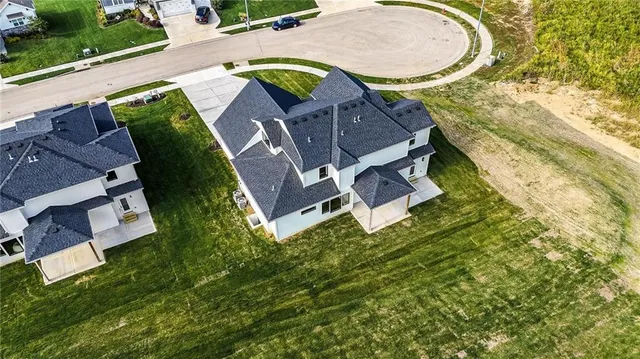 $878,900 | 9785 South Ambrosia Lane, Parkville, MO 64152