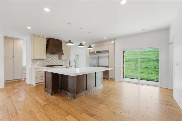 $878,900 | 9785 South Ambrosia Lane, Parkville, MO 64152