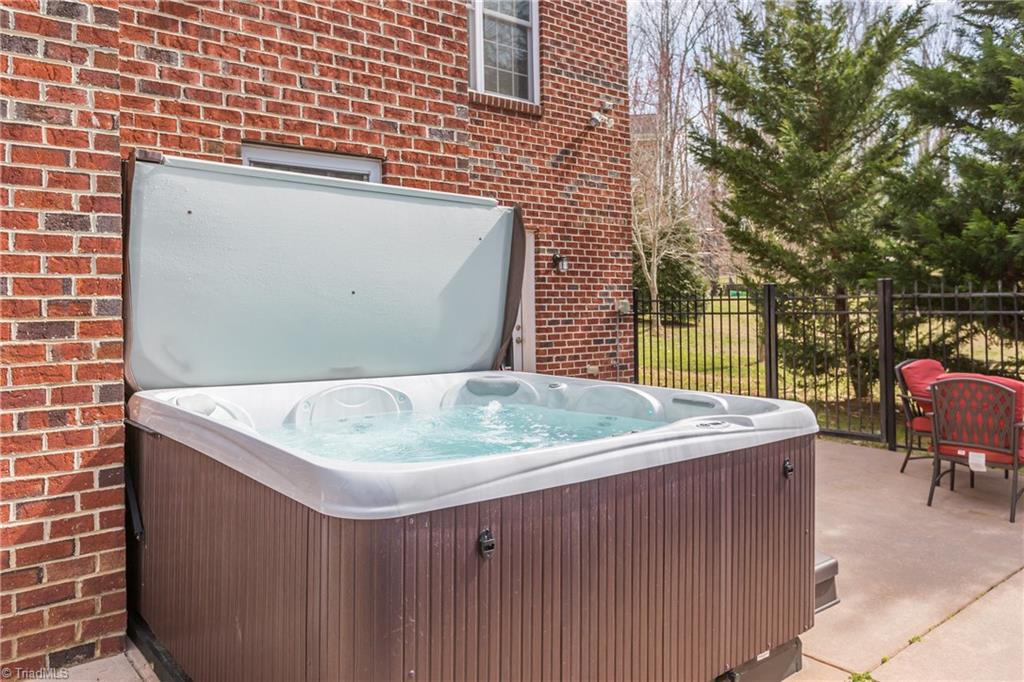 8611 Yvonne Court Oak Ridge, NC 27310 - Photo 23 of 28 Gallery Image 23