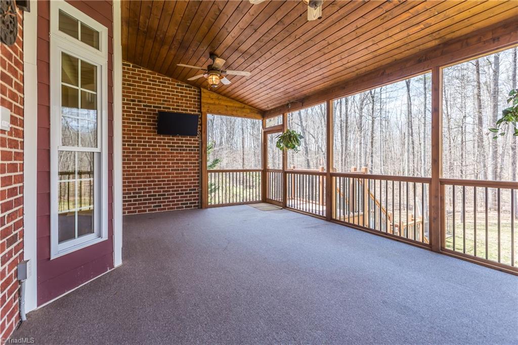 8611 Yvonne Court Oak Ridge, NC 27310 - Photo 10 of 28 Gallery Image 10