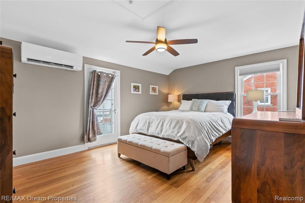 469 Moran Road Grosse Pointe, MI 48236 - Photo 14 of 28
