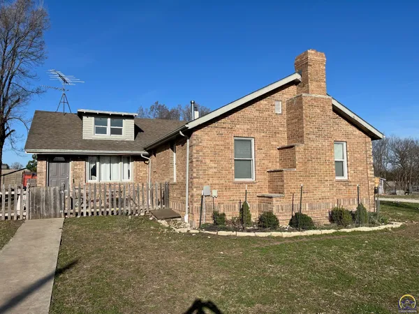 $399,900 | 28175 Pleasant Ridge Road, Havensville, KS 66432