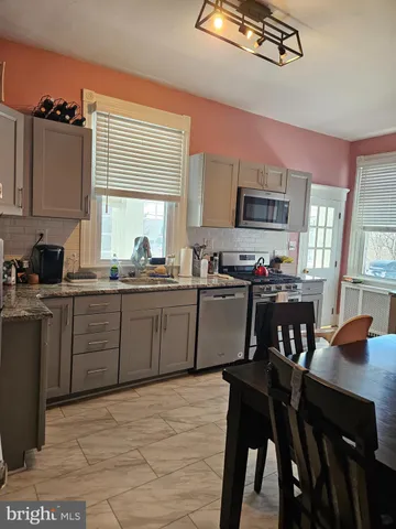 $2,595 | 402 Central Avenue, Glenside, PA 19038