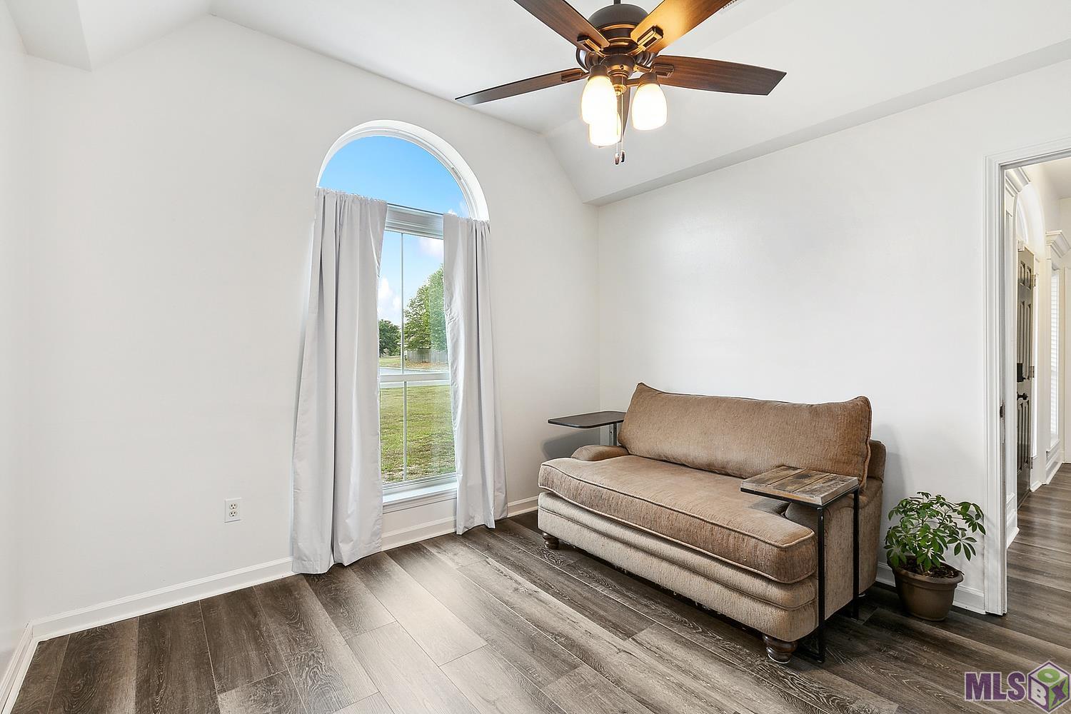 38400 Duplessis Road Prairieville, LA 70769 - Photo 18 of 25 Office Space